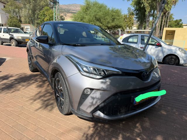 מודעת רכב טויוטה C-HR