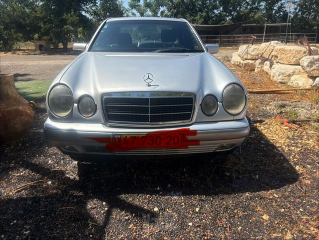 מודעת רכב מרצדס-בנץ E-class