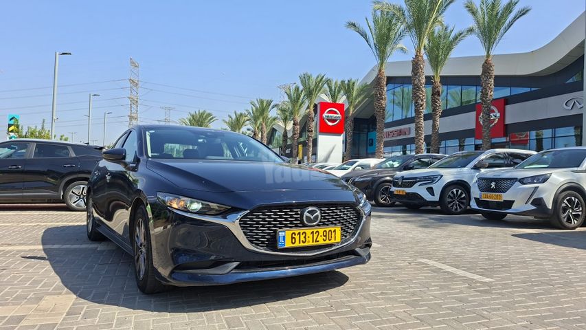 מודעת רכב מאזדה 3