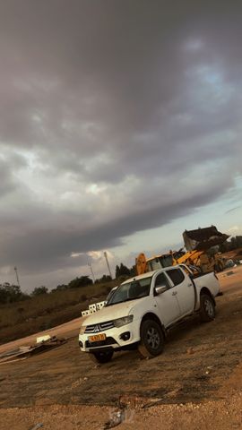 מודעת רכב מיצובישי טרייטון / L200