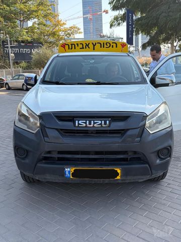 מודעת רכב איסוזו די-מקס
