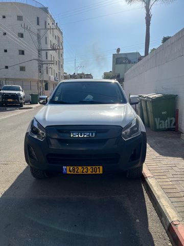 מודעת רכב איסוזו די-מקס