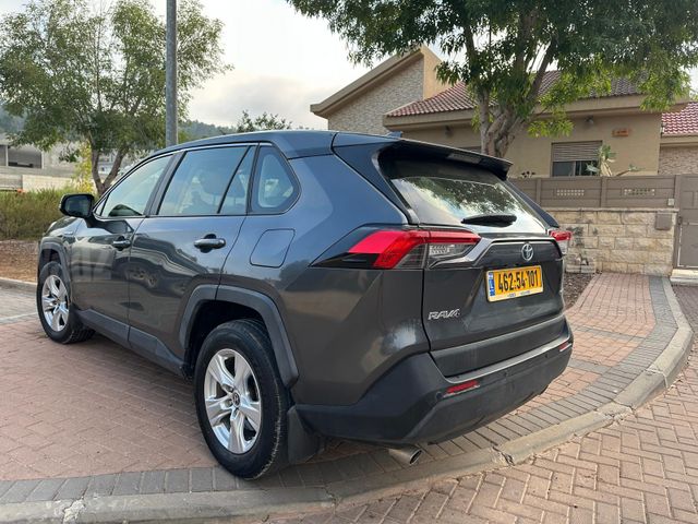 מודעת רכב טויוטה RAV4