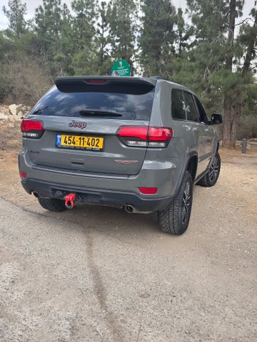 מודעת רכב ג'יפ גרנד צ'ירוקי