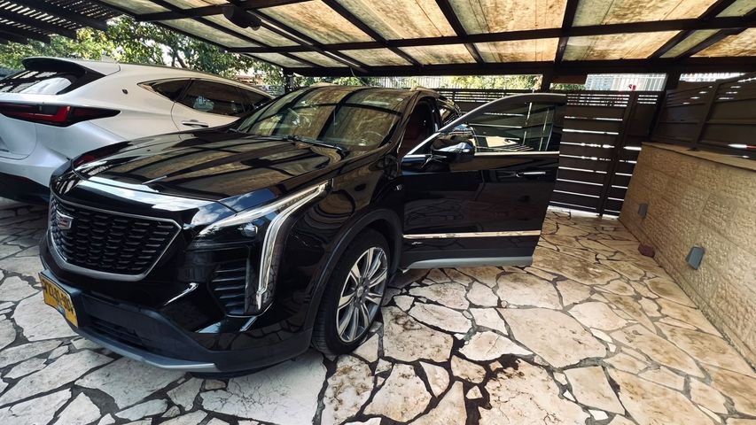 מודעת רכב קאדילק XT4
