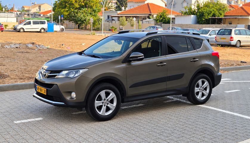 מודעת רכב טויוטה RAV4