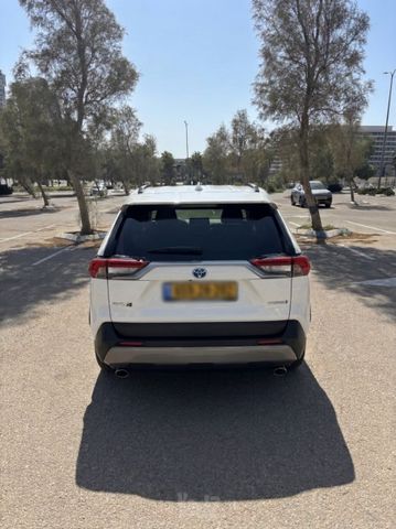 מודעת רכב טויוטה RAV4