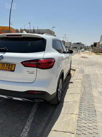 מודעת רכב אם ג'י EHS PHEV