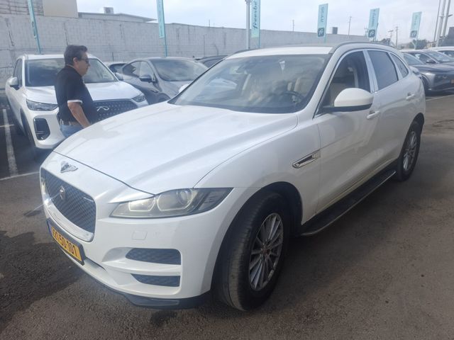 מודעת רכב יגואר F-Pace