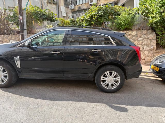 מודעת רכב קאדילק SRX
