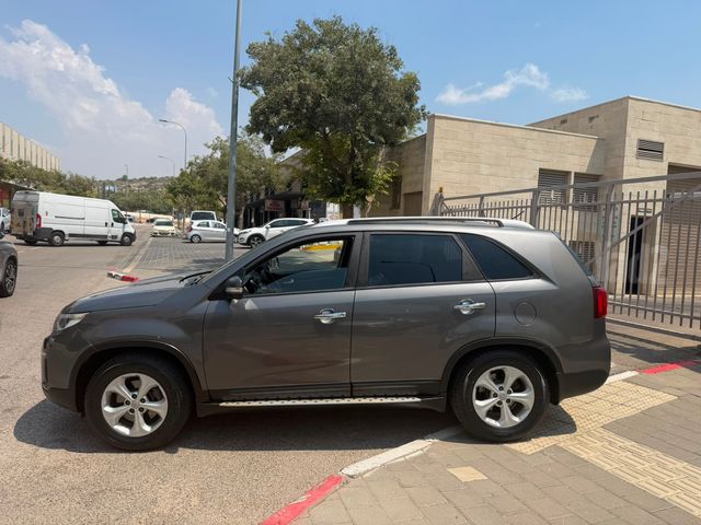מודעת רכב קיה סורנטו