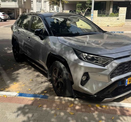 מודעת רכב טויוטה RAV4