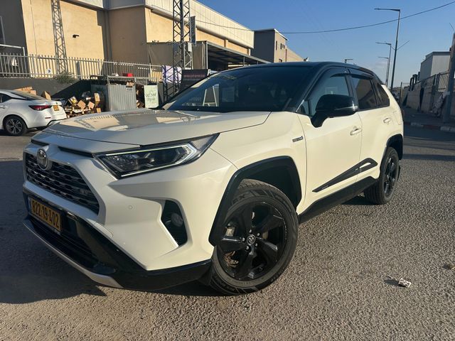 מודעת רכב טויוטה RAV4