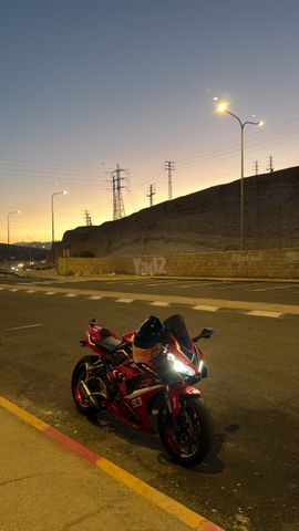 מודעת רכב הונדה CBR650R