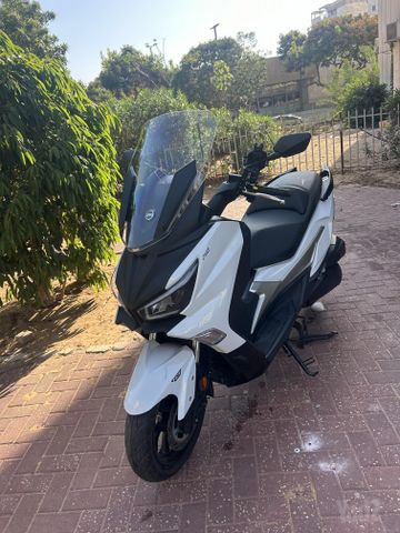 מודעת רכב סאן יאנג ג'וי-מקס Z-250