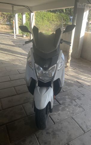 מודעת רכב סאן יאנג ג'וי-מקס Z-250