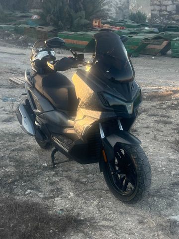 מודעת רכב סאן יאנג ADX 300