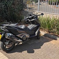 מודעת רכב קימקו AK 550