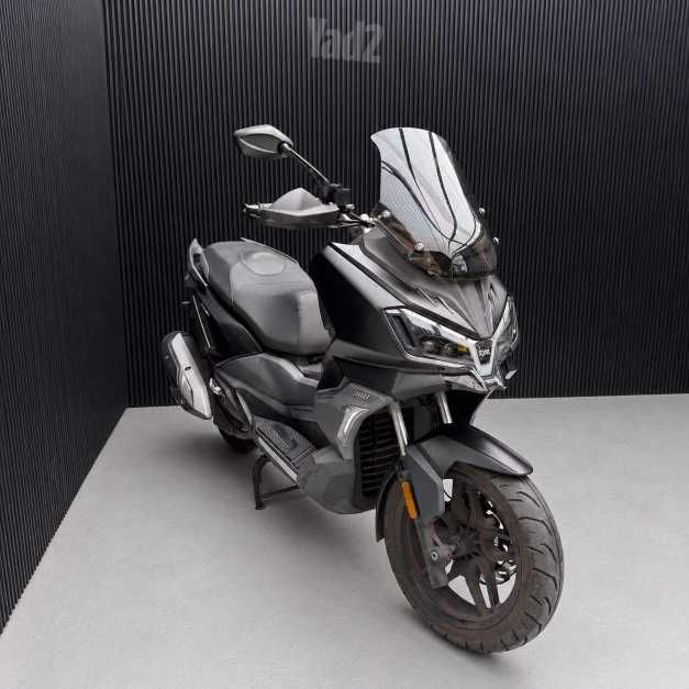 מודעת רכב סאן יאנג ADX 300