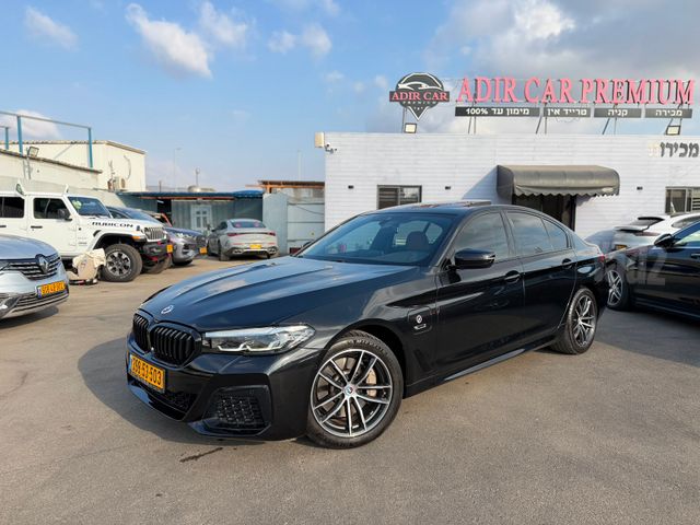 סדרה 5 M-Design 530e פלאג-אין אוט׳ 2.0 (184 כ״ס)