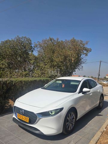 מודעת רכב מאזדה 3