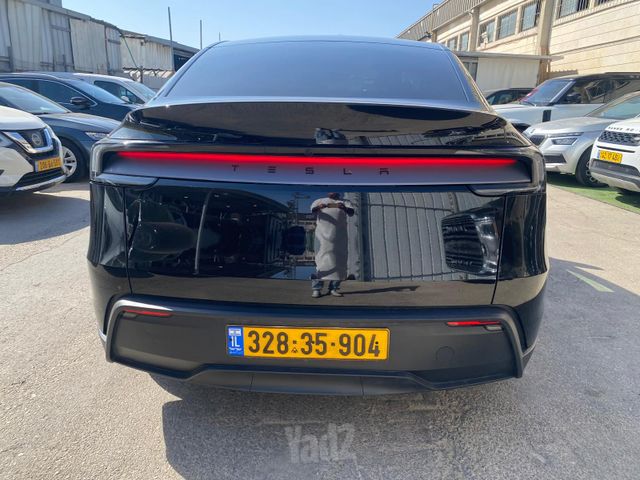 מודעת רכב טסלה מודל Y 1