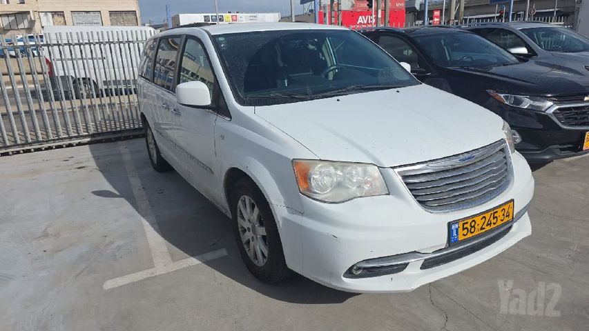מודעת רכב קרייזלר גראנד וויאג'ר