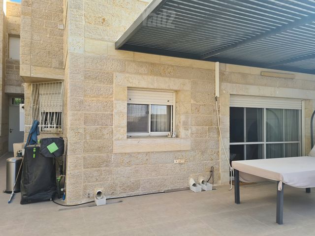 האלה 25