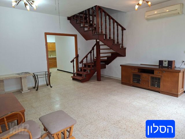 אחיה השילוני 10