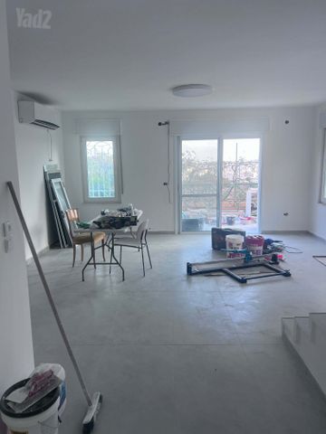דירת גן להשכרה בירושלים
