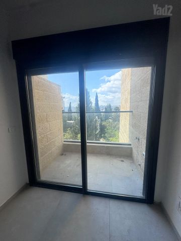 דירה למכירה בירושלים (תיווך) — 4
