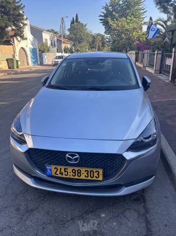 מודעת רכב מאזדה 2