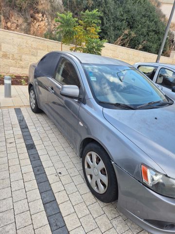 מודעת רכב מיצובישי לנסר