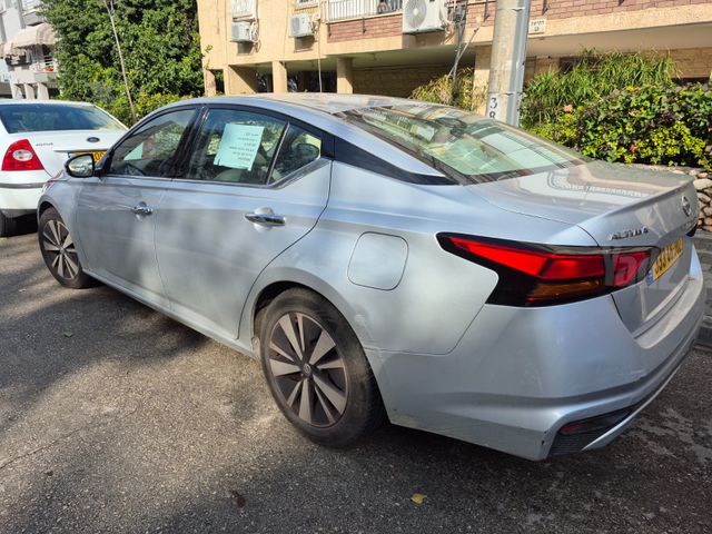 מודעת רכב ניסאן אלטימה