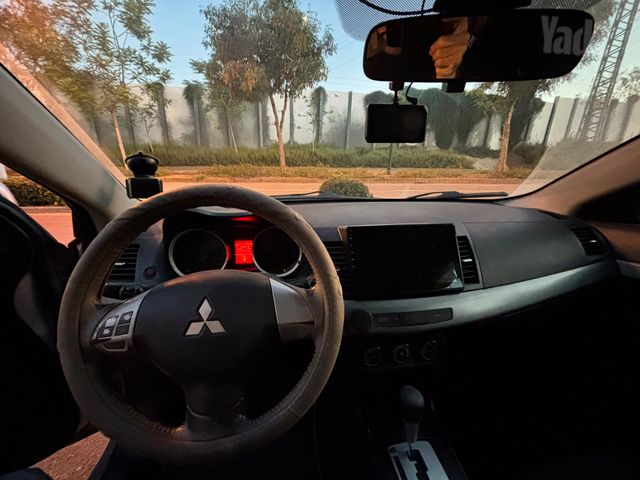 מודעת רכב מיצובישי לנסר