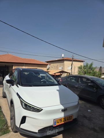 מודעת רכב ג׳ילי Geometry C
