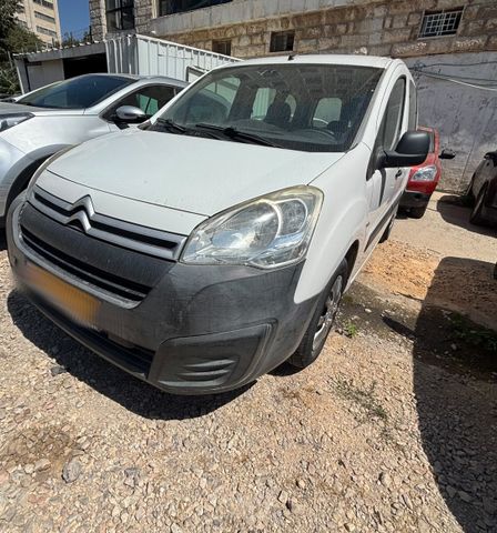מודעת רכב סיטרואן ברלינגו