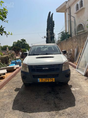 מודעת רכב איסוזו די-מקס