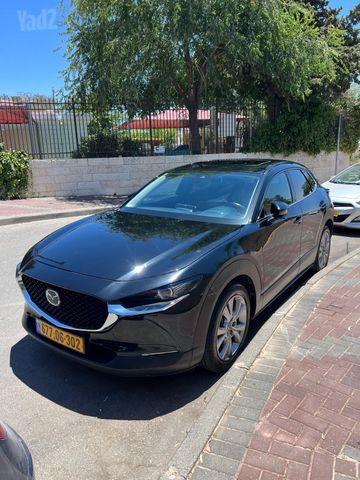 מודעת רכב מאזדה CX-30