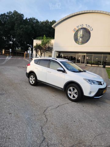 מודעת רכב טויוטה RAV4