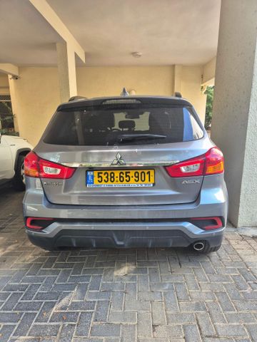 מודעת רכב מיצובישי ASX
