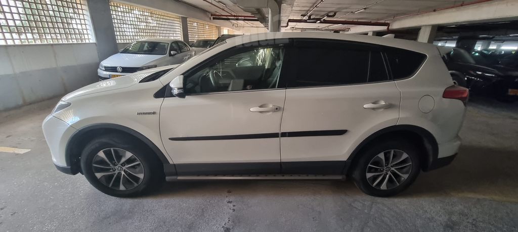 מודעת רכב טויוטה RAV4