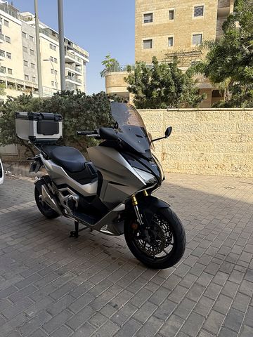 מודעת רכב הונדה FORZA750