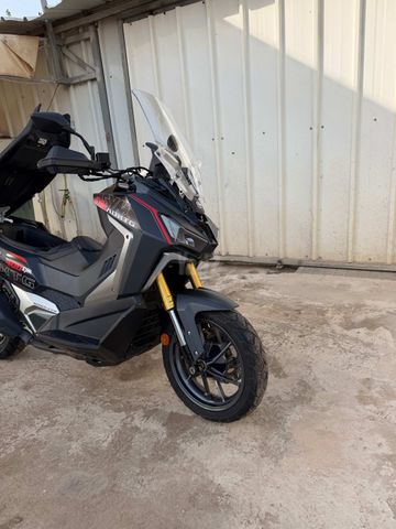 מודעת רכב סאן יאנג ADX400