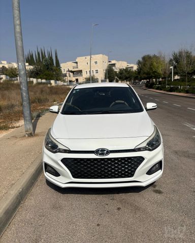 מודעת רכב יונדאי i20