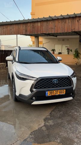 מודעת רכב טויוטה קורולה קרוס