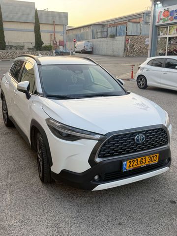 מודעת רכב טויוטה קורולה קרוס