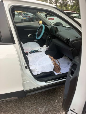 מודעת רכב טויוטה יאריס קרוס