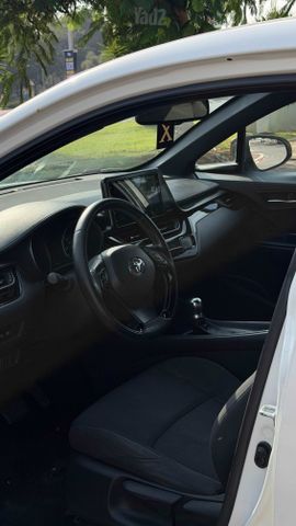 מודעת רכב טויוטה C-HR