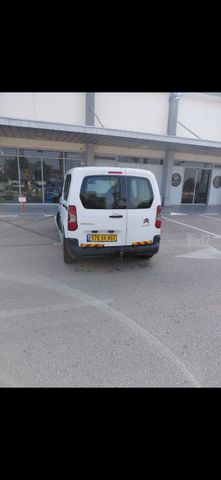 מודעת רכב סיטרואן ברלינגו